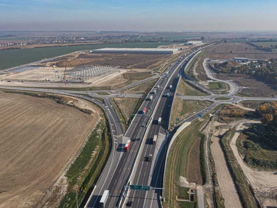 Na snímke z dronu križovatka Triblavina pri Bratislave.