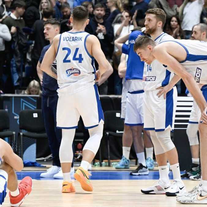 Reklama na basketbal. Slováci mali majstrov Európy zo Španielska na lopate, o víťazstvo prišli štyri desatiny pred koncom