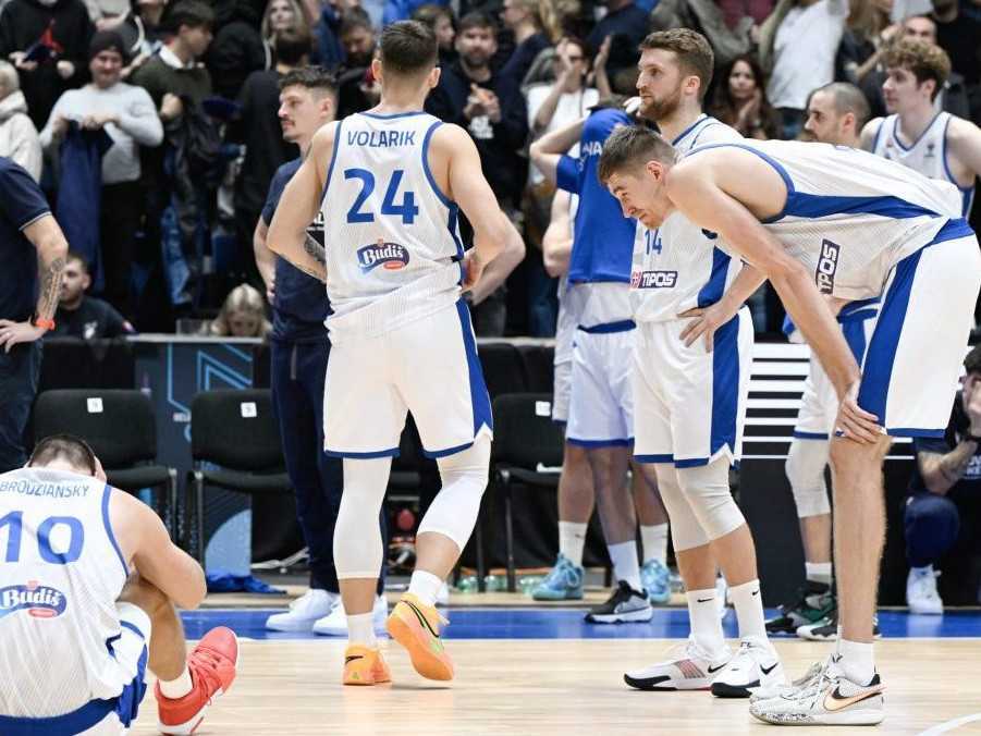 Reklama na basketbal. Slováci mali majstrov Európy zo Španielska na lopate, o víťazstvo prišli štyri desatiny pred koncom