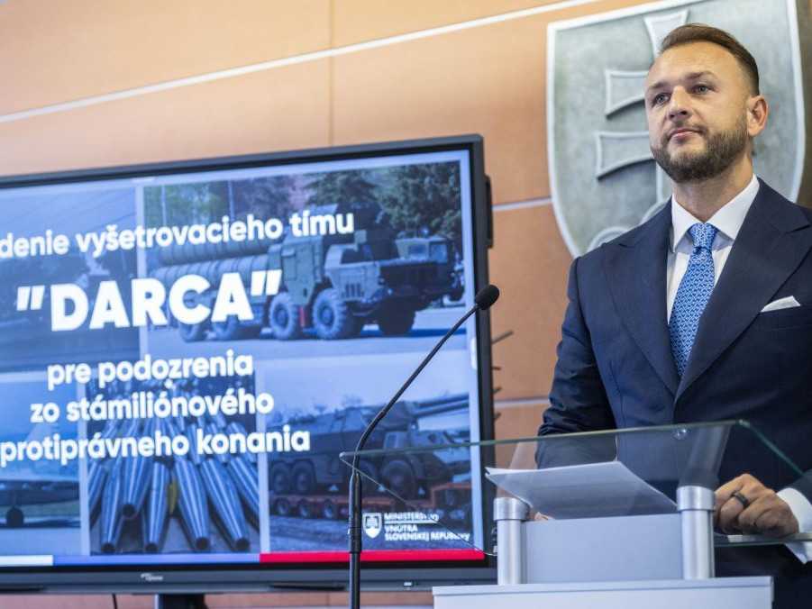 Minister vnútra SR Matúš Šutaj Eštok (Hlas-SD) počas tlačovej konferencie.
