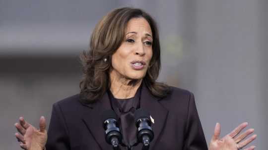 Americká demokratická prezidentská kandidátka a americká viceprezidentka Kamala Harrisová počas jej vystúpenia na Howardovej univerzite vo Washingtone.