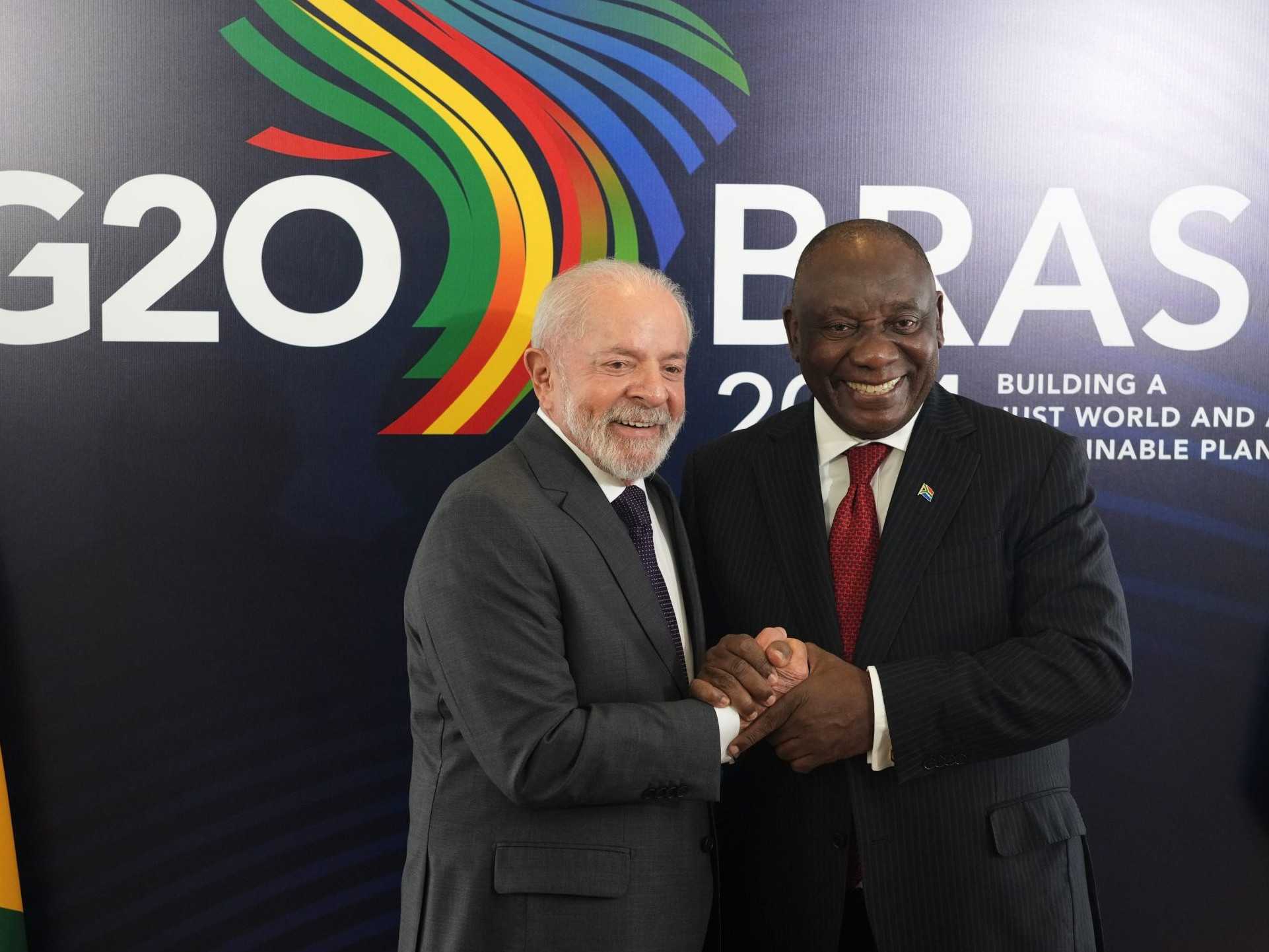 Na snímke brazílsky a juhoafrický prezident.