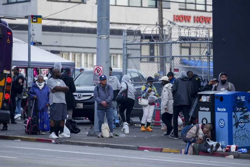 Muž v USA dobodal nožom za dva dni deviatich náhodných okoloidúcich