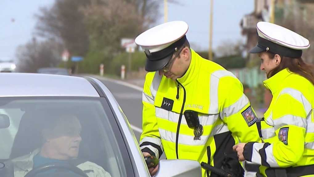 Tichý protest policajtov: Odborári sa chcú inšpirovať kolegami z Česka