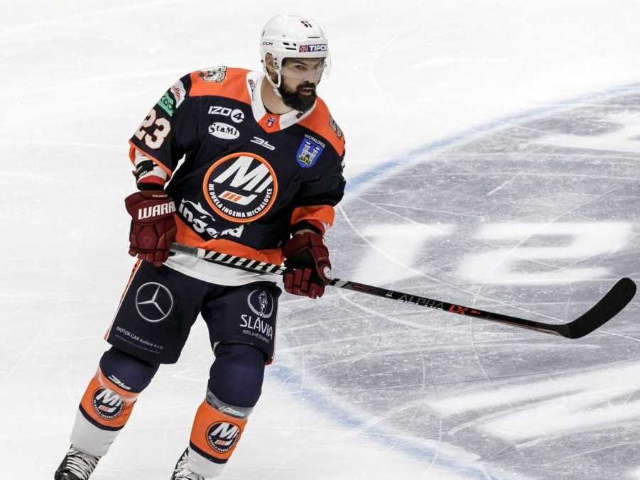 Lotyšský hokejista Kaspars Daugavinš.