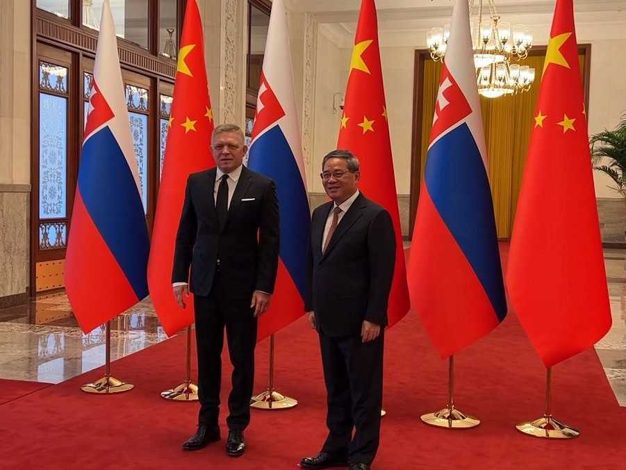 Premiér Robert Fico a čínsky predseda vlády Li Čchiang.