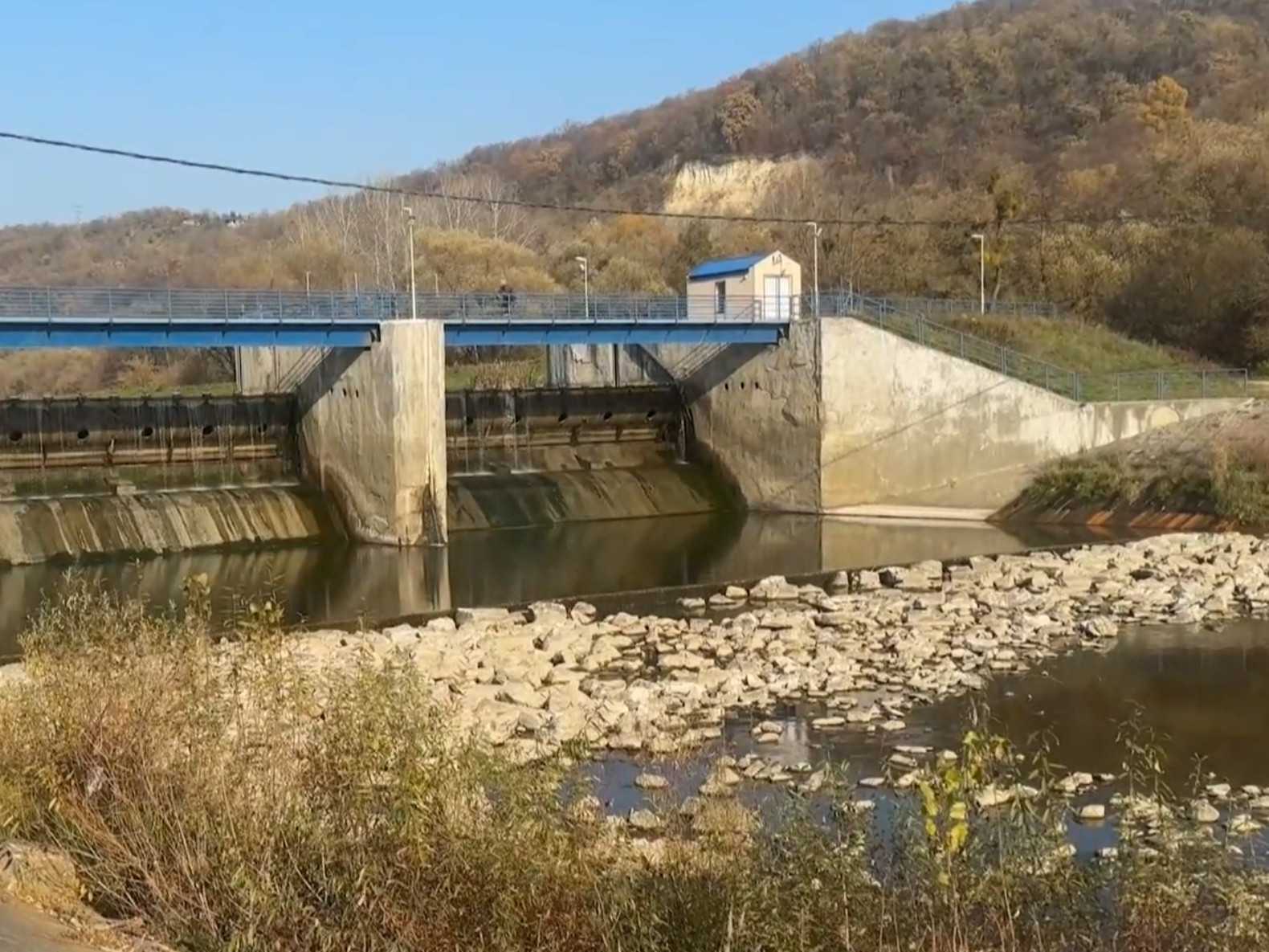 Hať je súčasťou opatrení mesta Košice proti povodniam.