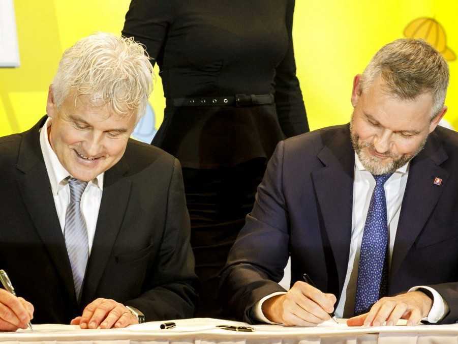 Na snímke Jozef Mikloško a Peter Pellegrini.