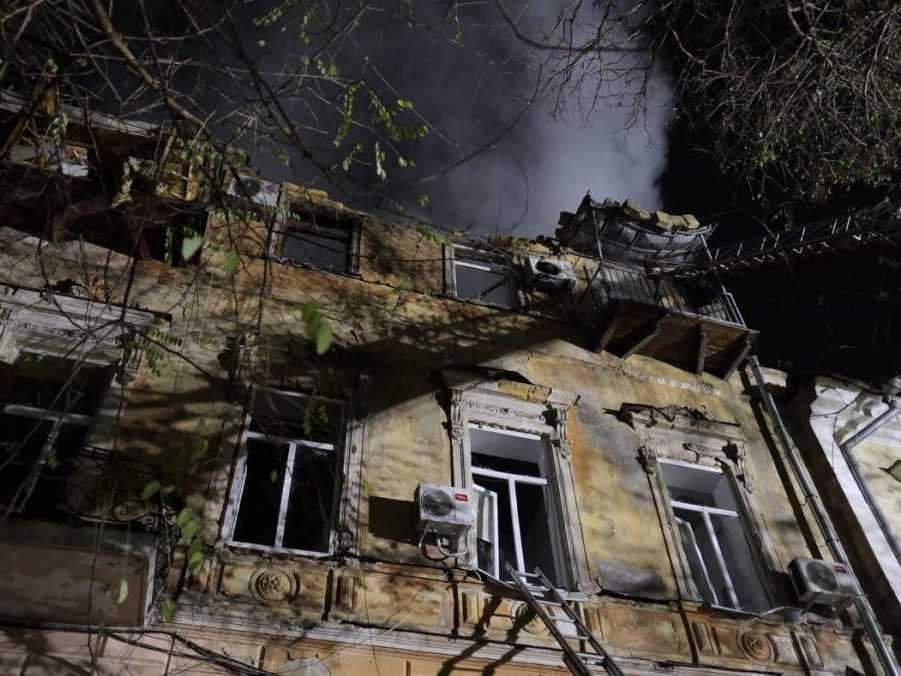 Snímka zničenej budovy.