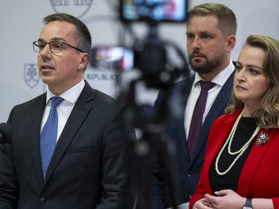 Tlačová konferencia po rokovaní tripartity.