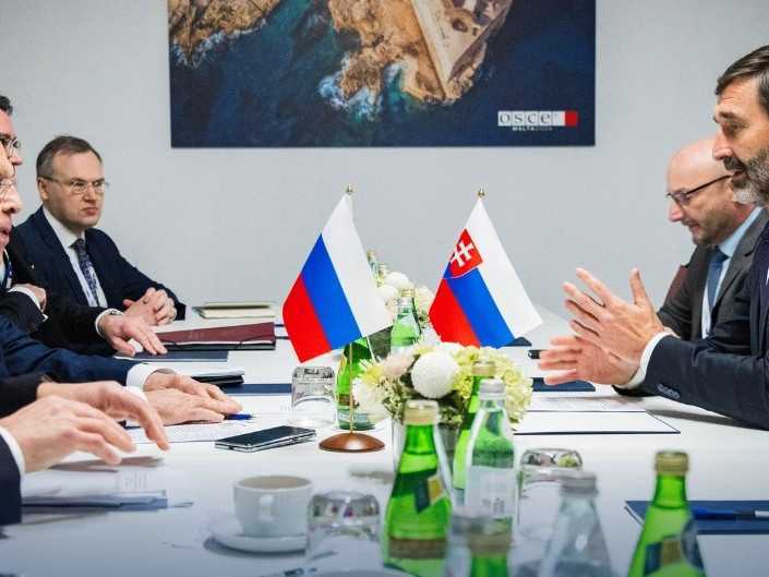 Juraj Blanár počas stretnutia so Sergejom Lavrovom.