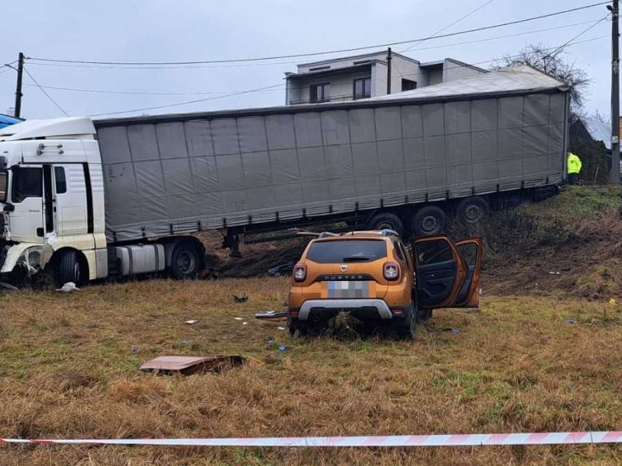 Čelná zrážka v obci Soboš.