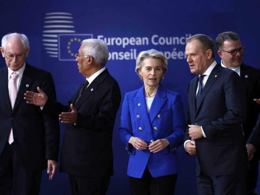 Spoločné fotenie na summite EÚ v Bruseli.