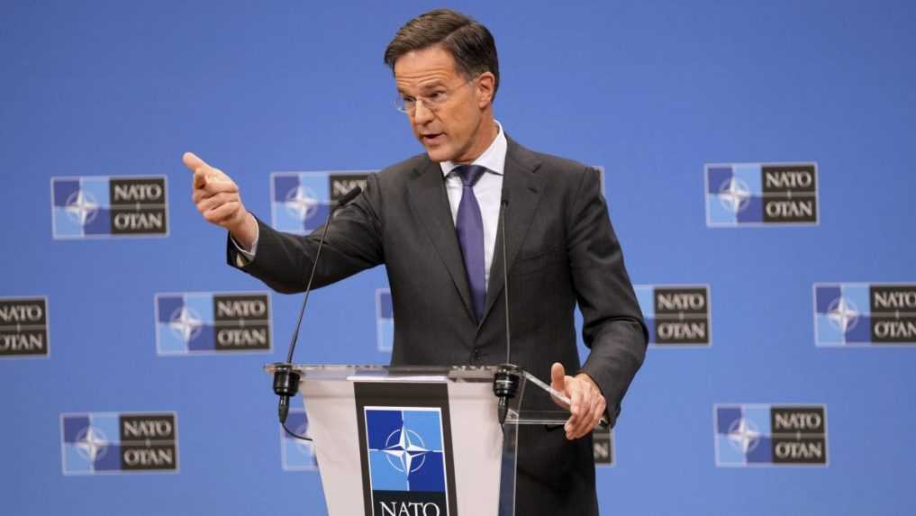 Rusko je hrozba, treba ísť na turbo s vojenskou výrobou a rozpočtom, povedal šéf NATO Mark Rutte