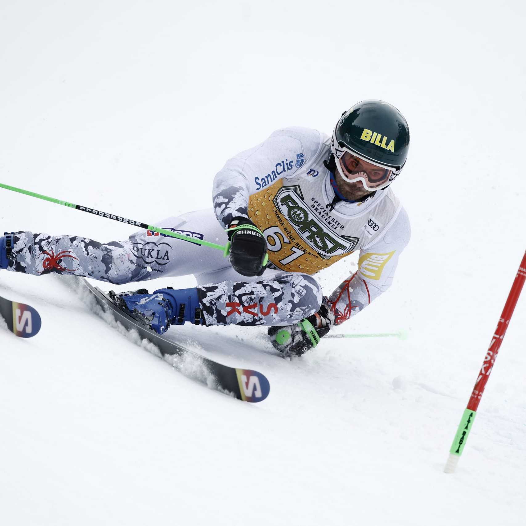 Andreas Žampa vyrovnal svoje kariérne maximum a prvýkrát v sezóne bodoval. Obrovský slalom v Alta Badii ovládol Odermatt