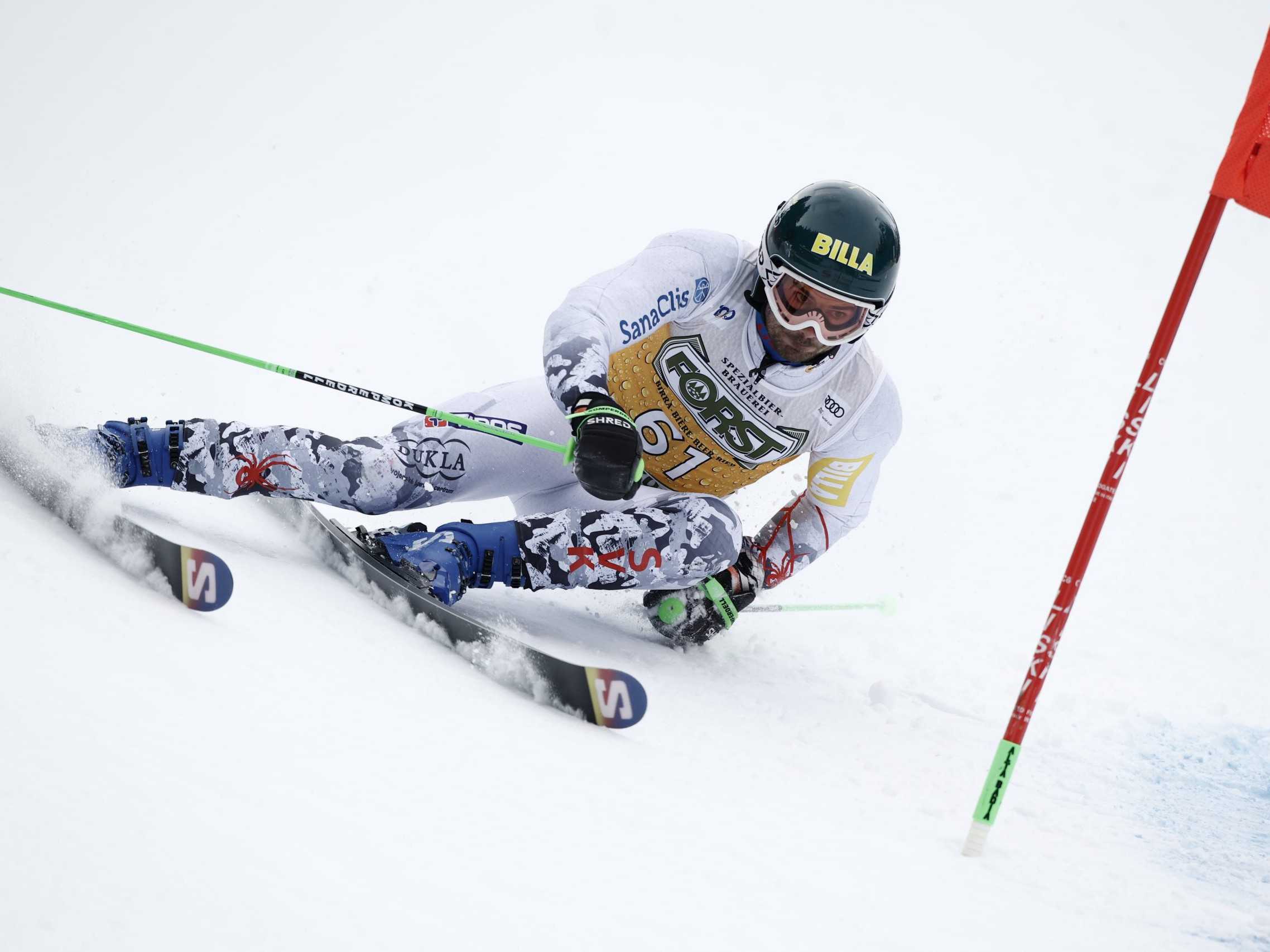 Andreas Žampa vyrovnal svoje kariérne maximum a prvýkrát v sezóne bodoval. Obrovský slalom v Alta Badii ovládol Odermatt