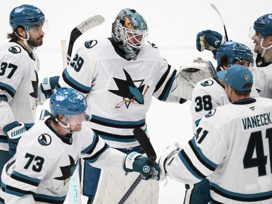 Hráči Washingtonu po zápase so San Jose.