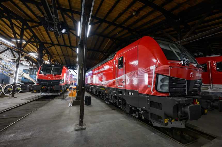 ZSSK nahrádza legendárne Gorily. Predstavila prvé rušne Vectron, sľubuje si od nich spoľahlivejšie spojenia