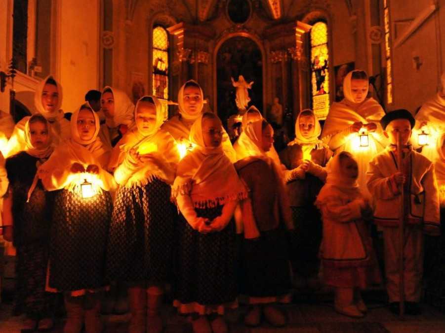 Na archívnej snímke predvianočný koncert.