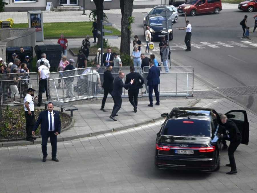 Vyšetrovanie atentátu na premiéra Roberta Fica prebieha podľa prokuratúry plynulo a bez prieťahov