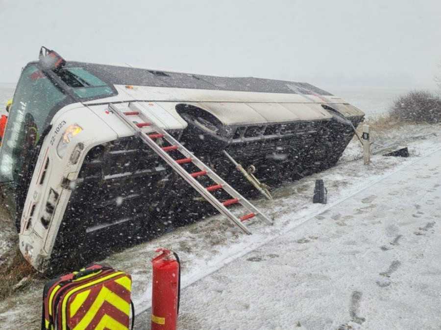 Havarovaný autobus v Česku.