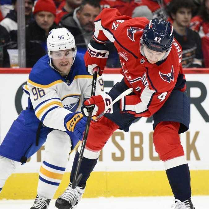 VIDEO: Fehérváry zložil súpera k ľadu, Slafkovského Montreal s ďalšou prehrou