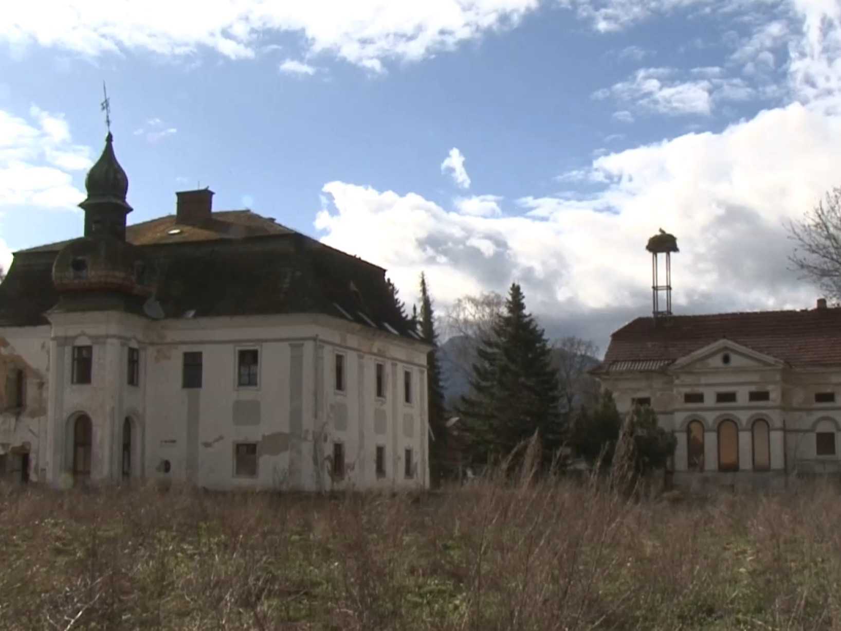 Už druhý rok chátra Kaštieľ Bocian v Liptovskom Mikuláši - Palúdzke.