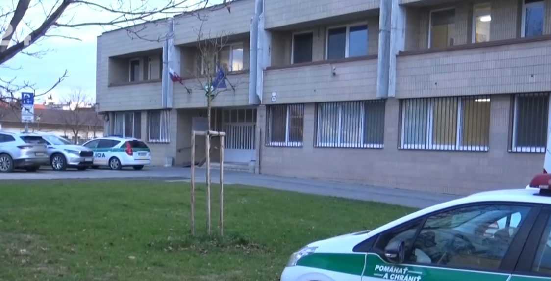 Policajt po vianočnom večierku údajne znásilnil kolegyňu