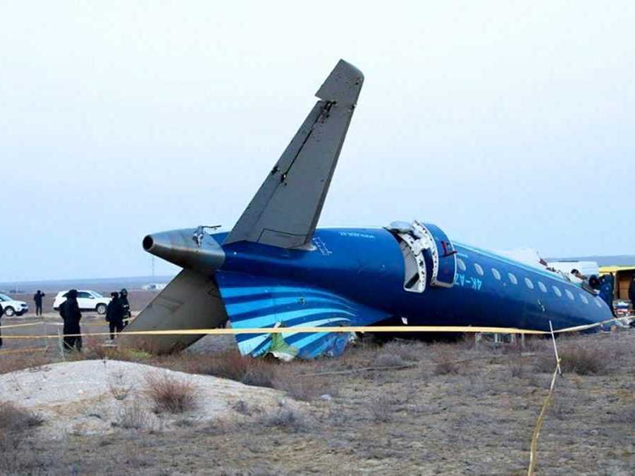 Havarované lietadlo spoločnosti AZAL.