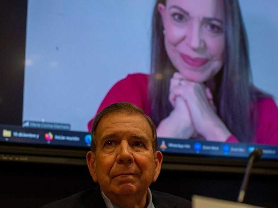 Na snímke María Corina Machadová a Edmundo González Urrutia.