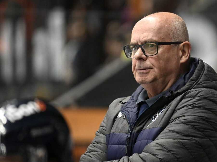 Staronový tréner HKM Zvolen Peter Mikula.