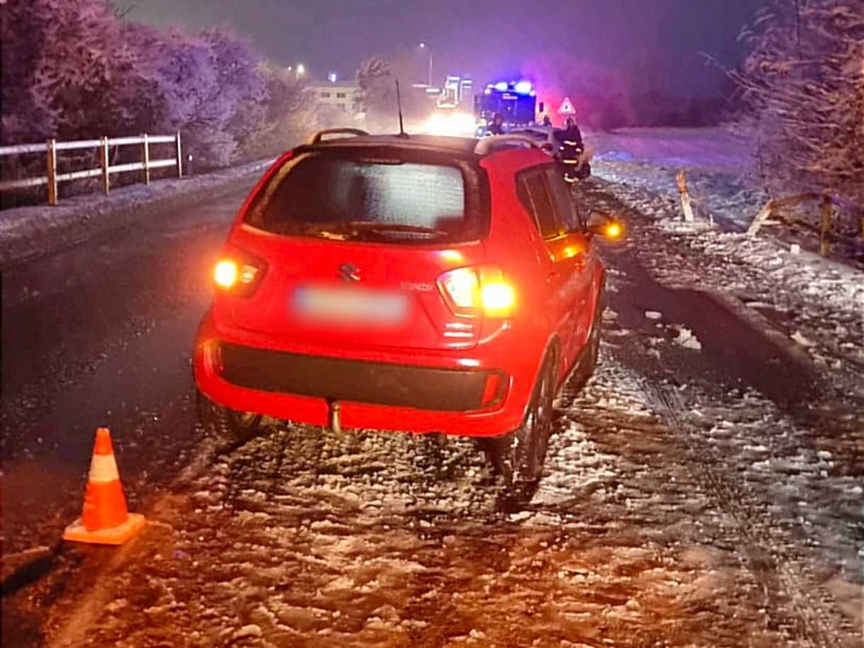 Dôchodca zrazil policajtku, ktorá riadila dopravu. Žena skončila v nemocnici