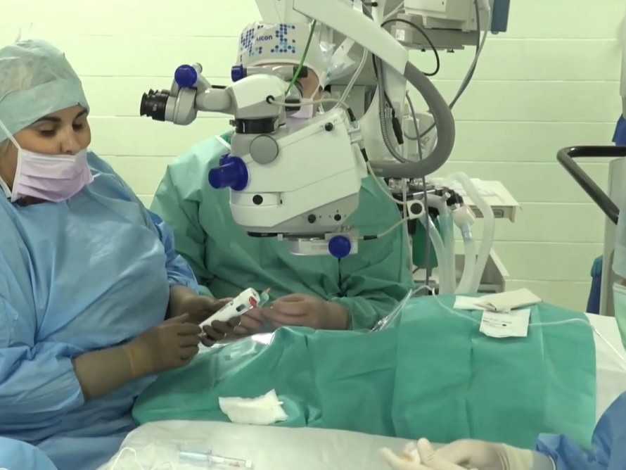 lekári na operačnom sále