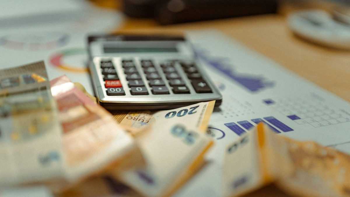 N&iacute;zkopr&iacute;jmov&iacute; živnostn&iacute;ci si priplatia na odvodoch. Pre niektor&yacute;ch je to takmer cel&yacute; mesačn&yacute; zisk