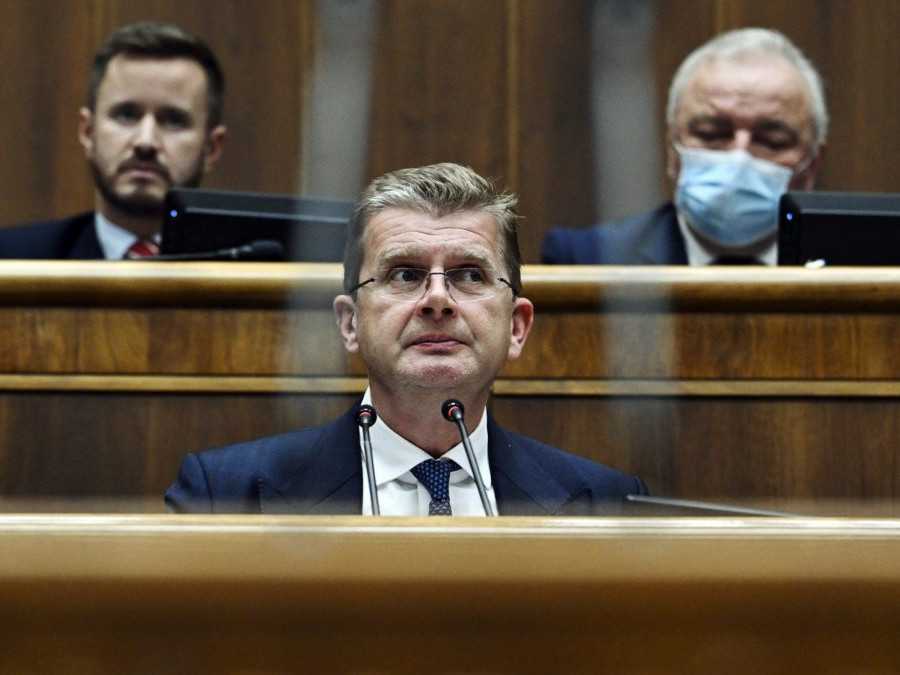 Podpredseda NR SR poverený výkonom právomoci predsedu parlamentu Peter Žiga (Hlas-SD).