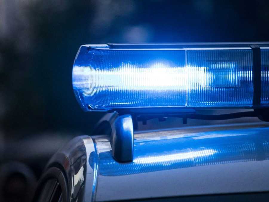 Na snímke policajné majáky.