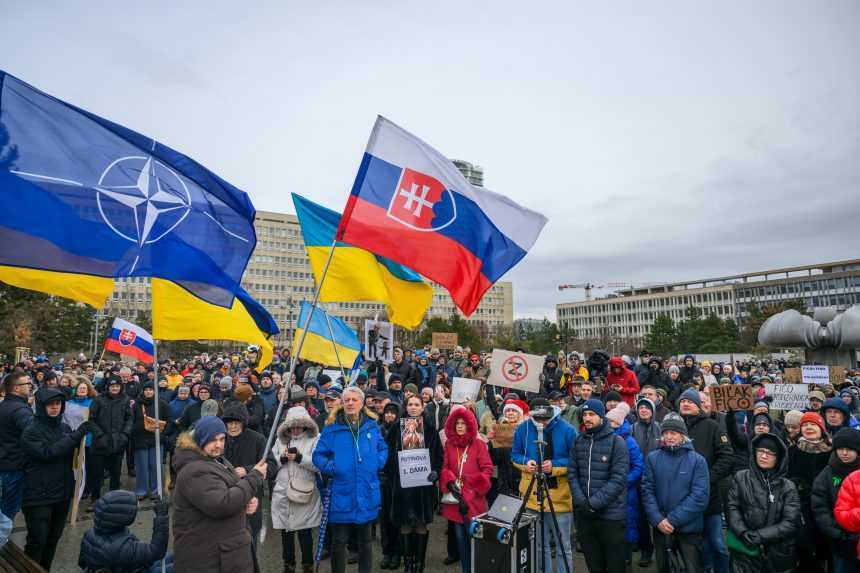 P. Pellegrini očakáva od R. Fica detaily z rokovania s Putinom. Verí, že nešlo len o samoúčelný krok