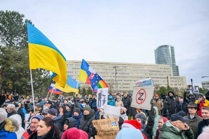 P. Pellegrini očakáva od R. Fica detaily z rokovania s Putinom. Verí, že nešlo len o samoúčelný krok