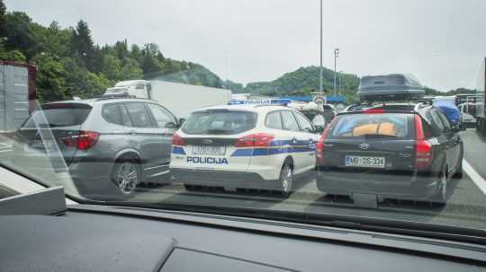 Policajné auto v Srbsku.