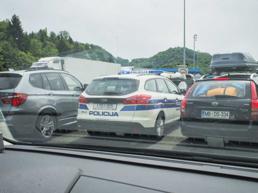 Policajné auto v Srbsku.