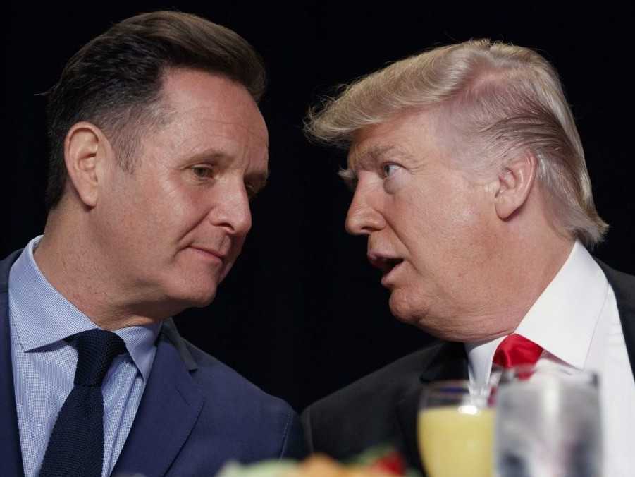 Na snímke zľava Mark Burnett a Donald Trump.