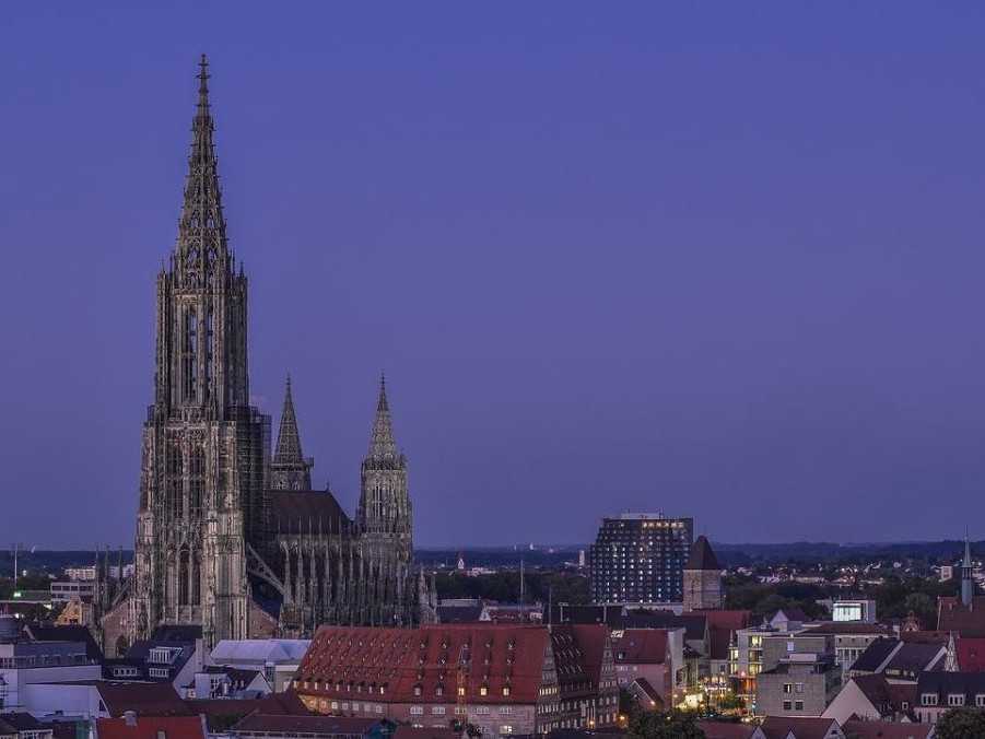 Na snímke najvyššia veža na svete v nemeckom meste Ulm.