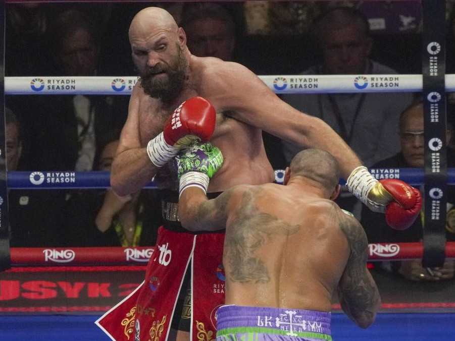 Na snímke Tyson Fury a Oleksandr Usyk.