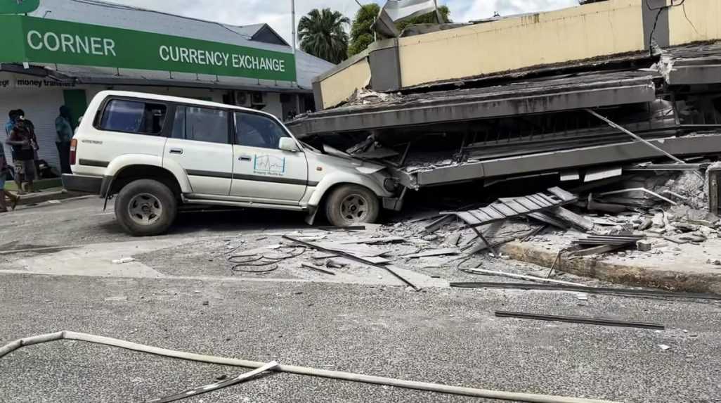 Ostrovný štát Vanuatu postihlo zemetrasenie s magnitúdou 7,4. Škody hlásia na budove s veľvyslanectvami