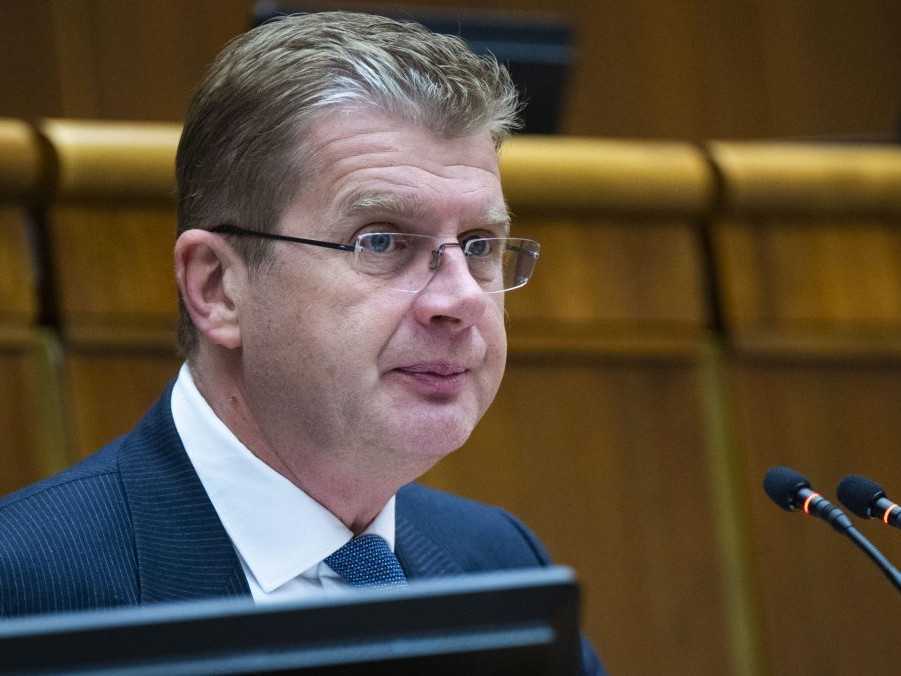 Poverený predseda NR SR Peter Žiga.