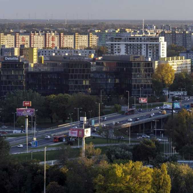 V bratislavskej Petržalke našli muža v kritickom stave. Na tele mal údajne viacero bodných rán