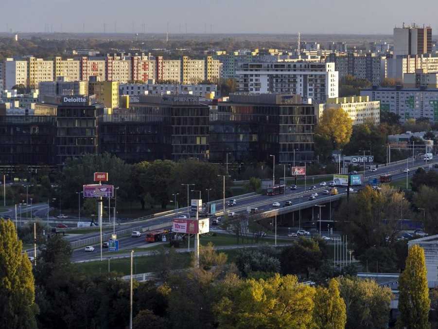 V bratislavskej Petržalke našli muža v kritickom stave. Na tele mal údajne viacero bodných rán