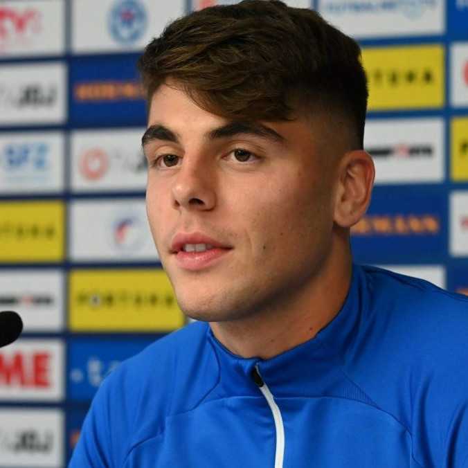 Obert predĺžil zmluvu s Cagliari, podpísal dlhoročný kontrakt