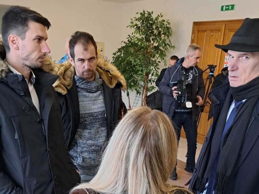 Vpravo Štefan Kuffa, oproti nemu Gregor Kuffa.