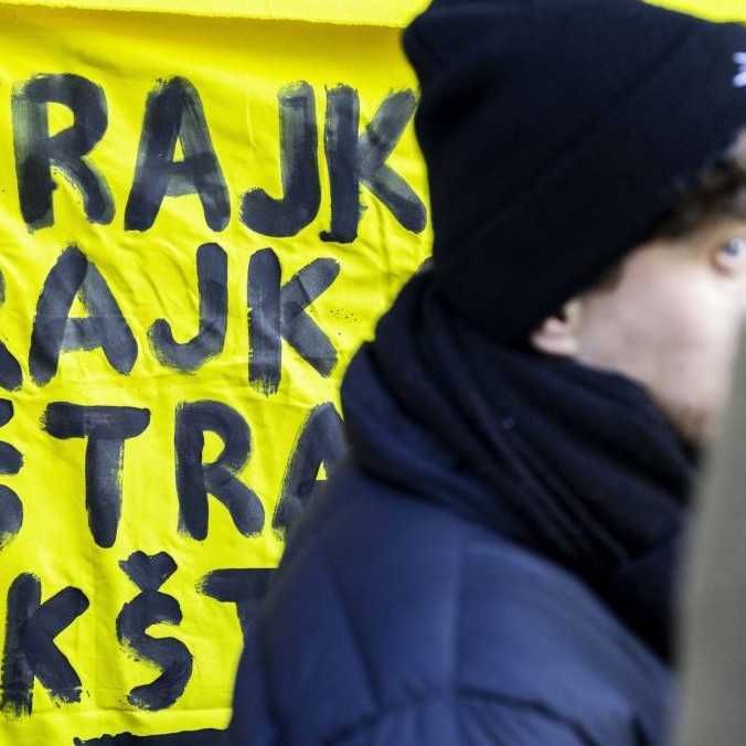 Štvrtý protest kultúrnej obce pred FPU: Kritizujú odbornosť členov rady, ktorí rozhodujú o novom štatúte